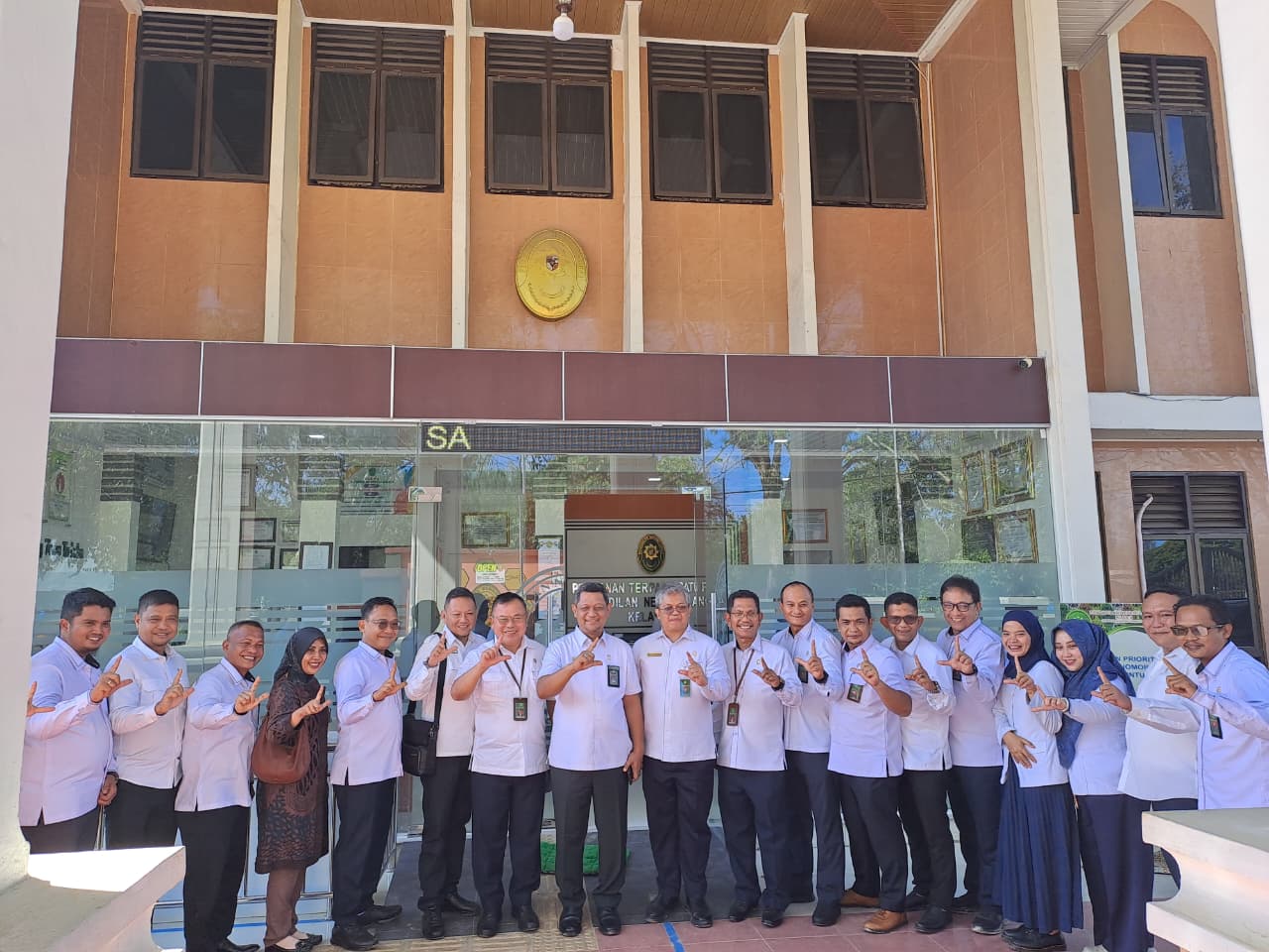 KETUA PENGADILAN NEGERI MEUREUDU IKUTI KUNJUNGAN DIRJEN BADILUM DAN PT BANDA ACEH KE PENGADILAN NEGERI KUALA SIMPANG DAN PENGADILAN NEGERI LANGSA
